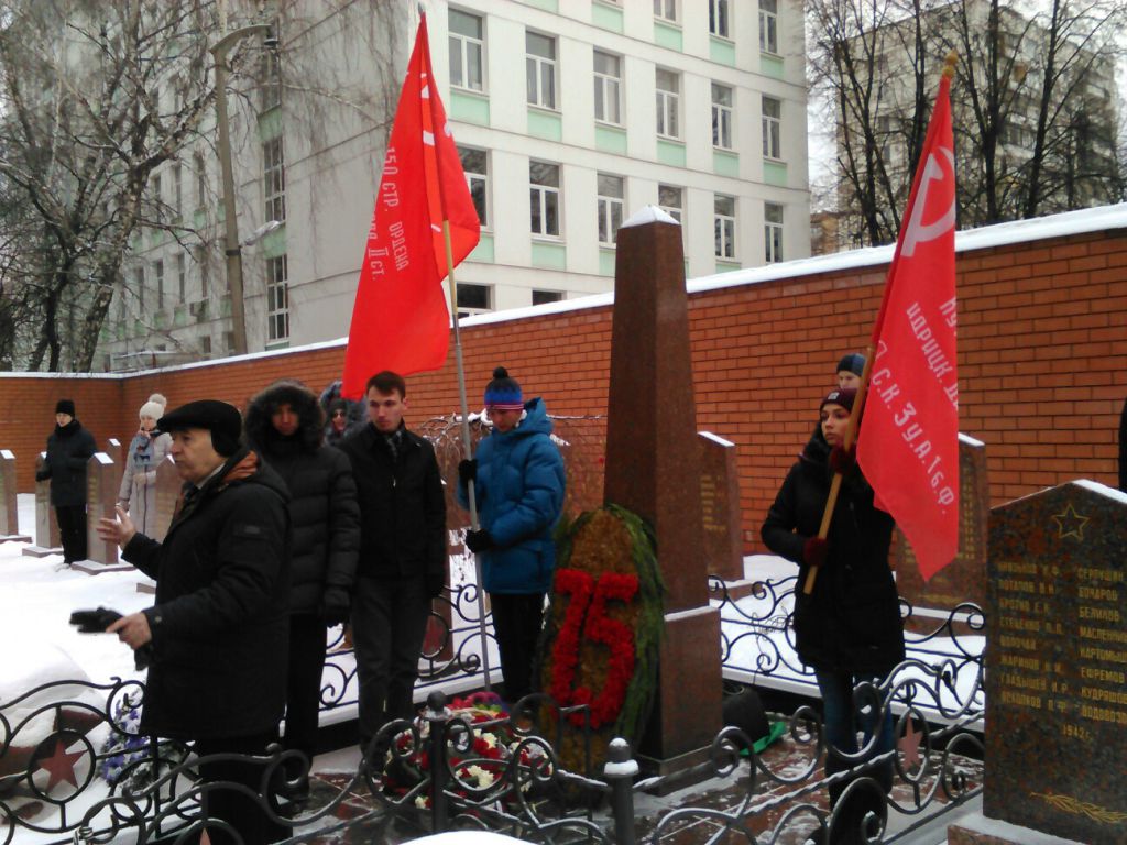 Митинг на Рогожском кладбище в День воинской Славы